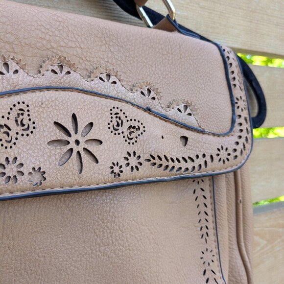 Vintage Laser Cut Leather crossbody bag - Picture 2 of 8